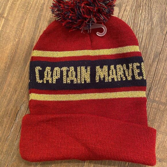Captain Marvel Avengers Marvel Cuffed Beanie Hat Cap One Size OS NWT - Picture 3 of 4